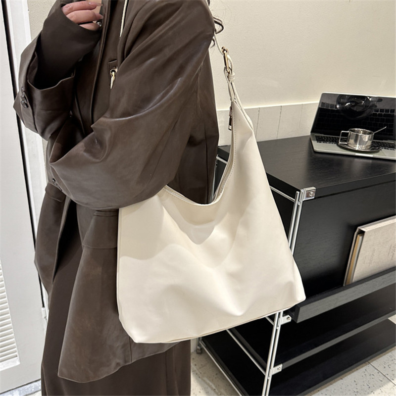 Strakke zwarte leren schoudert - Leather Work Outfit recensie en prijs